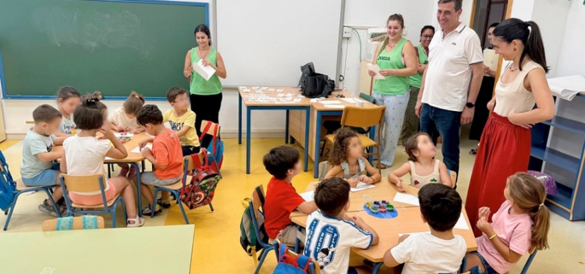 Más de 250 niños y niñas de Pilas disfrutan de la Escuela de Verano 2026