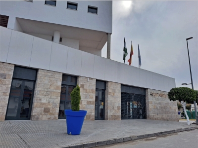 El alcalde de La Algaba pide a la Junta que rectifique las nuevas medidas ante el perjuicio que supone para la econom&iacute;a de la localidad