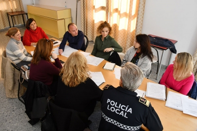 La Comisi&oacute;n Municipal de Absentismo Escolar de Tomares se re&uacute;ne para prevenir el absentismo en el municipio