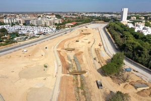 Los trabajos del Parque Central de Mairena del Aljarafe recuperan el cauce del arroyo Porzuna