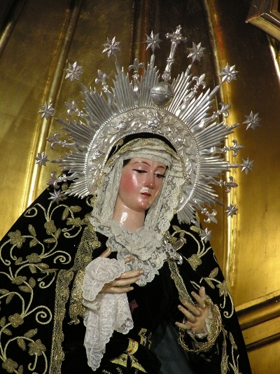 Hist&oacute;rica salida extraordinaria de Nuestra Se&ntilde;ora de la Soledad de Castilleja por primera vez al Cementerio