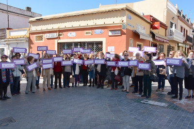 Tomares sensibiliza a los vecinos con una campa&ntilde;a en la calle por la Igualdad