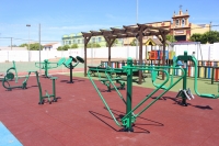 Nuevas m&aacute;quinas biosaludables en el Polideportivo Municipal de Espartinas