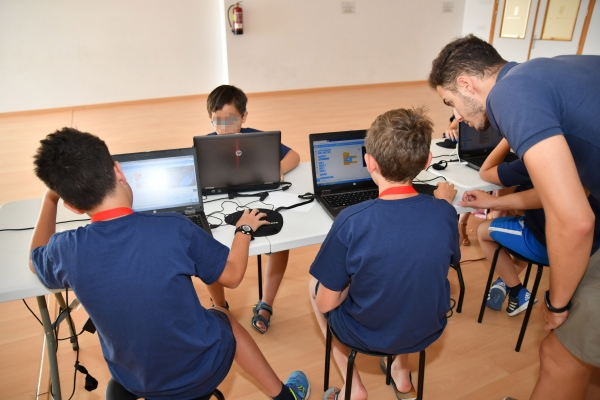 El Ayuntamiento de Tomares organiza siete campus de verano "Innova" para ayudar a los padres a conciliar vida laboral y familiar