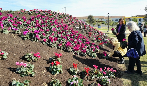 Castilleja de la Cuesta inaugura el Paseo por la Igualdad en el Parque del Parlamento de Andaluc&iacute;a, con motivo del D&iacute;a Internacional de la Eliminaci&oacute;n de la Violencia contra las mujeres