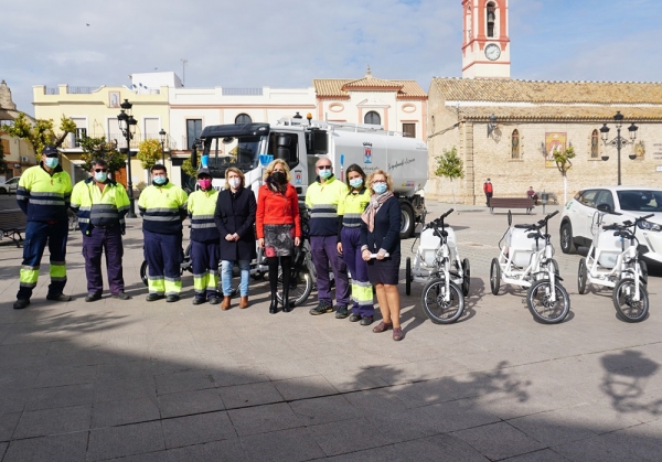 El Ayuntamiento de Castilleja incorpora 15 bicicletas el&eacute;ctricas y un cami&oacute;n de riego y baldeo para reforzar la limpieza y desinfecci&oacute;n del municipio