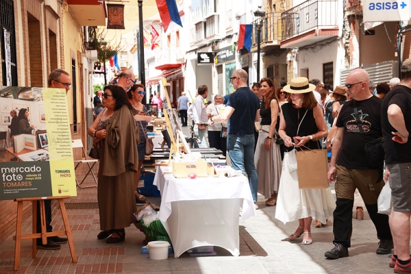 Tomares, capital andaluza de la fotograf&iacute;a en papel con el I Mercado de Foto
