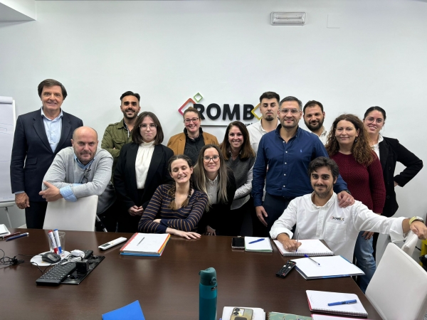 La asesora energ&eacute;tica Romboc Comunicaciones prepara su aterrizaje en Sevilla y Madrid