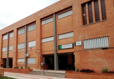 La Junta invierte 114.000 euros en reparar las grietas y fisuras del IES N&eacute;stor Almendros de Tomares