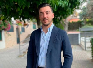 Juan Diego Cansino Torres pronunciar&aacute; este domingo, 30 de marzo, el Preg&oacute;n de la Semana Santa de Tomares 2025