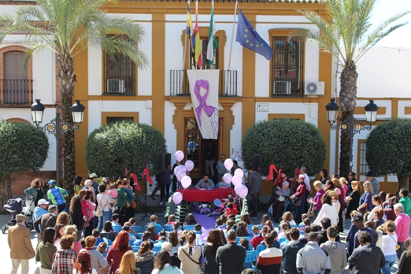 &lsquo;Pleno infantil&rsquo; a favor de la igualdad en Gines con motivo del D&iacute;a de la Mujer