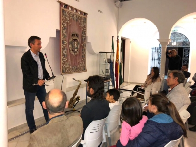 Momento de la presentaci&oacute;n de las audioesculturas en el Espacio Cultural de Salteras. 