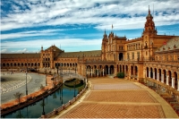 Descubriendo a los mejores tarotistas y videntes de Sevilla