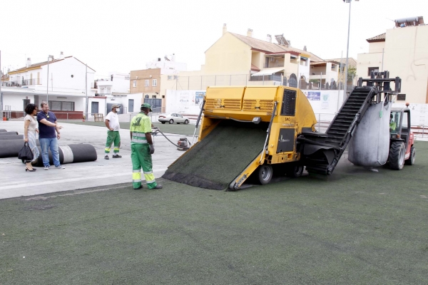 Comienzan las obras de renovaci&oacute;n del c&eacute;sped del Antonio Rojas de Lepanto