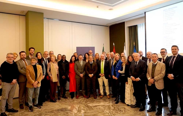 Rotary Sevilla Corporate financia tres proyectos de ayuda social y planea una gran acci&oacute;n para ni&ntilde;os de Oncolog&iacute;a del Virgen del Roc&iacute;o