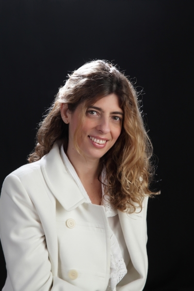 La abogada Julia Sanandr&eacute;s se estrena en el campo narrativo con su cuento "Secretos de az&uacute;car"