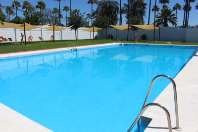 La piscina de verano de Espartinas abrir&aacute; de noche hasta el pr&oacute;ximo mi&eacute;rcoles