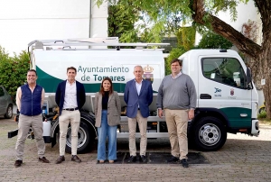Surtruck entrega al Ayuntamiento de Tomares una cisterna de riego y baldeo que reducir&aacute; un 40 % el consumo de agua