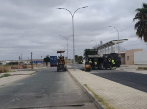 Santiponce instala reductores de velocidad en la calle Tierno Galv&aacute;n