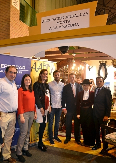 La Asociaci&oacute;n Andaluza de Monta a la Amazona premia al jinete ol&iacute;mpico Daniel Mart&iacute;n por apostar por el caballo espa&ntilde;ol