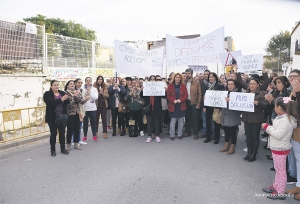 Los vecinos de Coria siguen moviliz&aacute;ndose para protestar por el lamentable estado del colegio Manuel G&oacute;mez