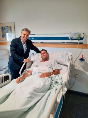 La figura del tenis internacional David Marrero ha sido operado con &eacute;xito en Sevilla de su lesi&oacute;n de rodilla por el Doctor L&oacute;pez-Vidriero