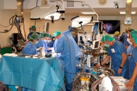 El Hospital Virgen Macarena cumple 15 a&ntilde;os como referente en una compleja t&eacute;cnica de quimioterapia para pacientes con melanoma y sarcoma