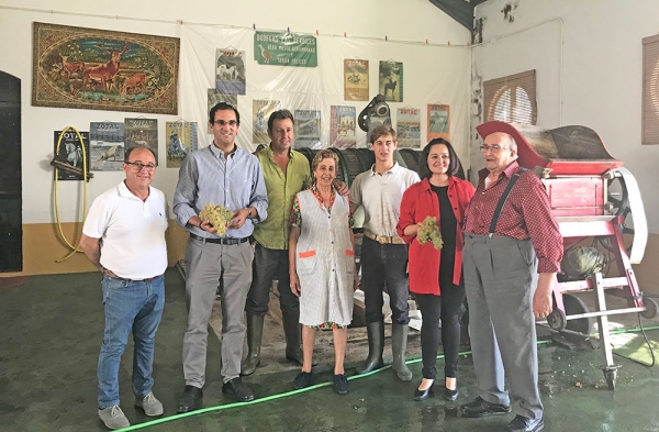 Villanueva del Ariscal reclama apoyo institucional para la industria del vino del Aljarafe