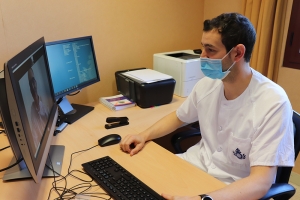 El servicio de Urolog&iacute;a del Hospital San Juan de Dios adapta su modelo de atenci&oacute;n a pacientes con c&aacute;ncer de pr&oacute;stata apoy&aacute;ndose en telemedicina avanzada