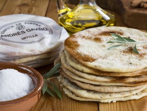 Las tortas de aceite de la empresa Andr&eacute;s Gavi&ntilde;o, producto seleccionado por el chef Jos&eacute; Andr&eacute;s