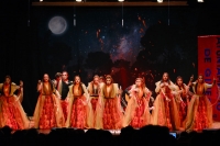 El Tron&iacute;o se llen&oacute; este s&aacute;bado  para presenciar la segunda semifinal del Carnaval de Gines