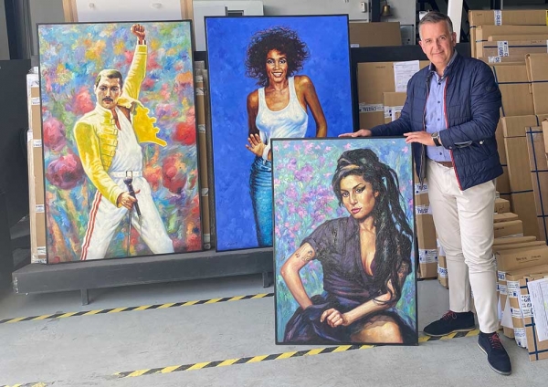 Andaluza de Marqueter&iacute;a lanza una colecci&oacute;n limitada de cuadros, Tributo, 27 obras del pintor Paco Moreno sobre m&uacute;sicos del rock