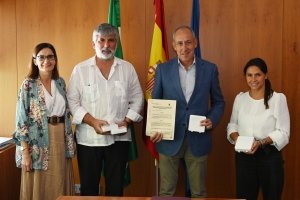 Tomares firma un convenio con el Colegio de Veterinarios de Sevilla para la adaptaci&oacute;n del registro de animales dom&eacute;sticos a la nueva Ley de Bienestar Animal
