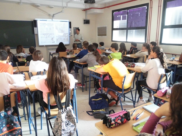 Presentaci&oacute;n de "Parlamento Joven 2016-17" en el IES Alminar de Bollullos de la Mitaci&oacute;n
