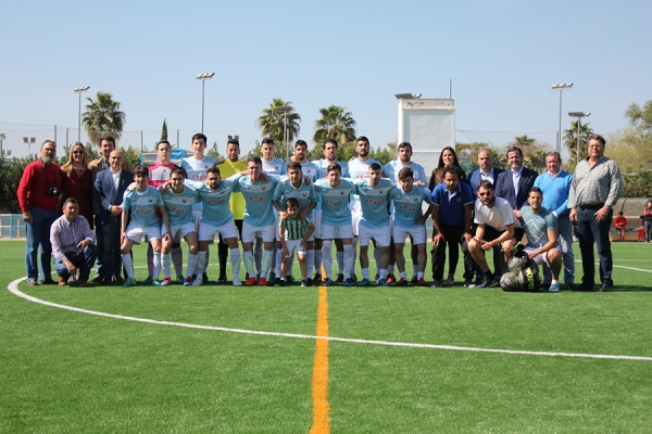 Sanl&uacute;car la Mayor ya cuenta con nuevo c&eacute;sped en su estadio municipal